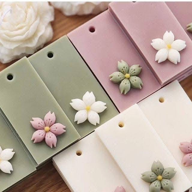 Personalised Floral Wax Sachets NZ | Scented Party Favours & Keepsake Gifts