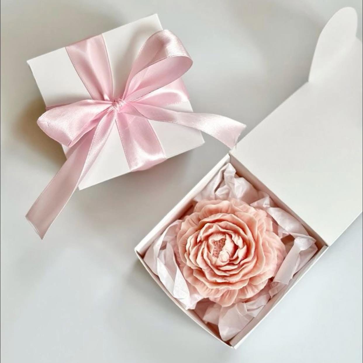 Personalised Peony Flower Candle NZ | Keepsake Party Favours & Gift Ideas - Image 6